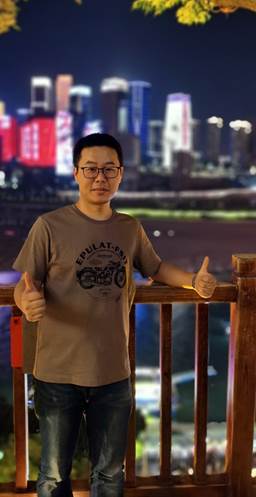 图片包含 人, 站, 男人, 前
AI 生成的内容可能不正确。